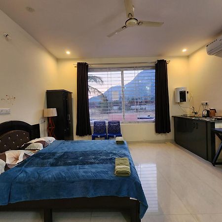 Villa In Skandagiri Bangalore Eksteriør billede