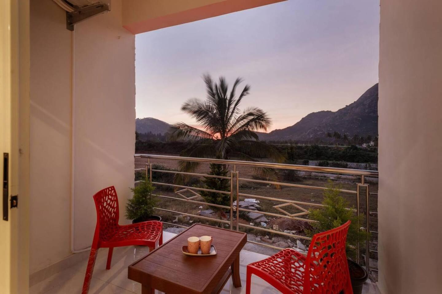 Villa In Skandagiri Bangalore Eksteriør billede